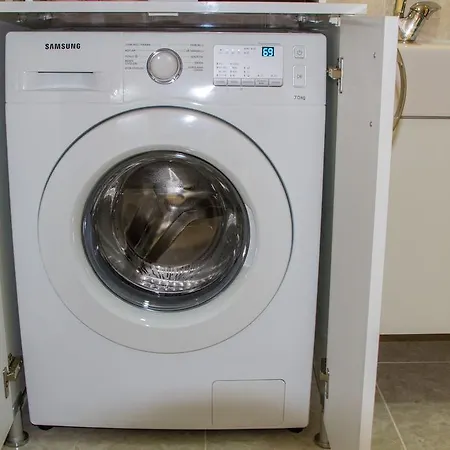 Luxury Apartment, Fully Furnished *